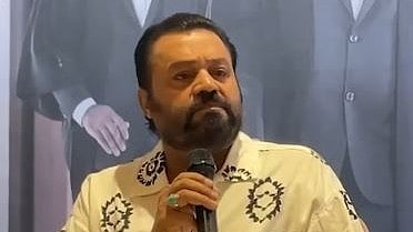 'ആ മാക്രിയുടെ മൂക്കിന് താഴെയാണ് പദ്ധതി കൊടുത്തത്, തൃശ്ശൂര്‍ എംപിയെ ഞോണ്ടാന്‍ വരരുത്, മാന്തി പൊളിക്കും'