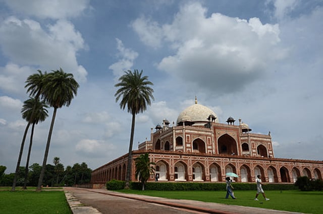 Portion of Humayun’s Tomb in Delhi collapses