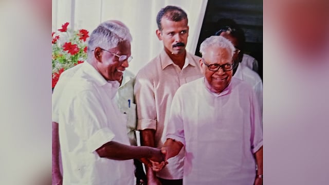 '1970 ല് ആലപ്പുഴയിലെ കുടിലുകളില് കയറി സിആര്പിക്കാരും പൊലീസും ബലാത്സംഗം ചെയ്തത് നാല് സ്ത്രീകളെ'; അന്നും വിഎസ് ഇടപെട്ടു