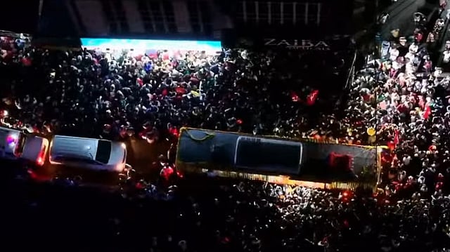 vs achuthanandan mourning procession continues