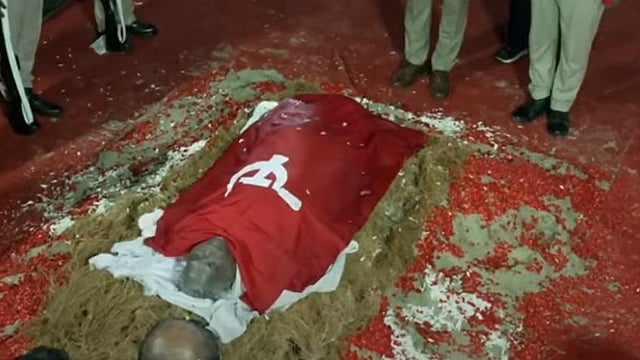 ചെങ്കൊടി പുതച്ച്, മാഞ്ഞു മഹാ സൂര്യന്; രണഭൂമിയില് നിത്യനിദ്ര; ലാല് സലാം....