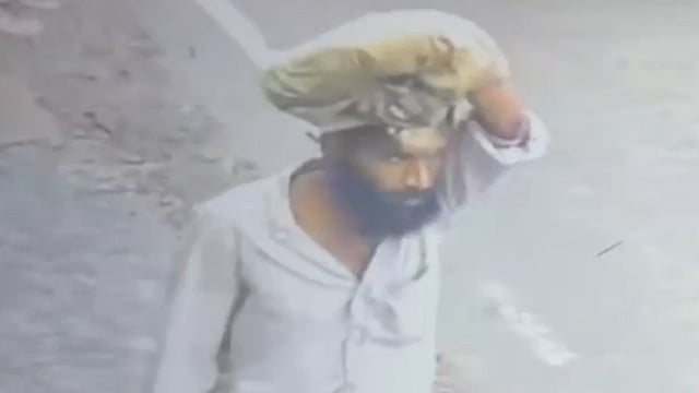 'എടാ ഗോവിന്ദച്ചാമി എന്ന് വിളിച്ചപ്പോള്‍ മതില്‍ ചാടി ഓടി'; ദൃക്‌സാക്ഷിയുടെ
പ്രതികരണം 