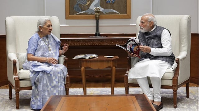 Anandiben Patel, Narendra Modi