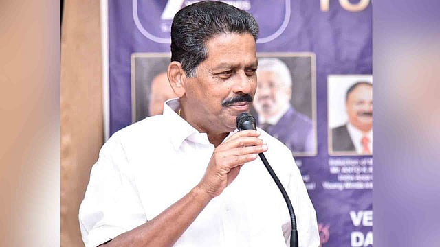 തിരുവനന്തപുരം ഡിസിസി പ്രസിഡന്റ് എന്‍ ശക്തന്‍ രാജിവെച്ചു