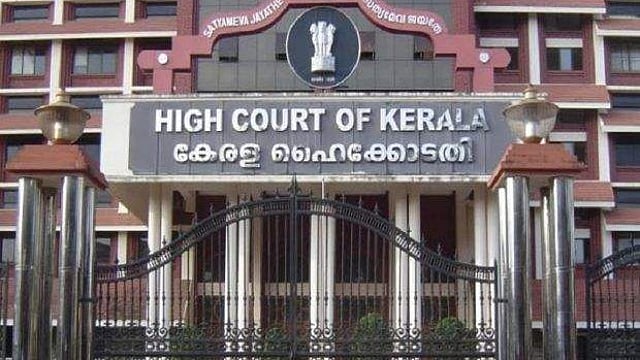 'കുളിക്കൂ, നഖം മുറിക്കു' പരാമര്ശങ്ങള് വൃത്തികേട്, പക്ഷേ സ്ത്രീകളുടെ അന്തസ്സിനെ കളങ്കപ്പെടുത്തുന്നില്ല: ഹൈക്കോടതി