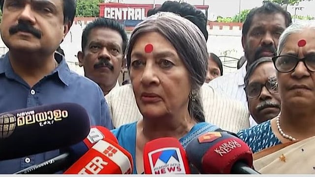 'അമ്മയുടെ ഉദരത്തില്‍ നിന്ന് എങ്ങനെ പുറത്തുവന്നോ ആ ഗതി നിങ്ങള്‍ക്ക് ഉണ്ടാകും'; കന്യാസ്ത്രീകളെ ബജ്‌റംഗദള്‍ ഭീഷണിപ്പെടുത്തി; ഇടതുസംഘത്തിന്റെ വെളിപ്പെടുത്തല്‍