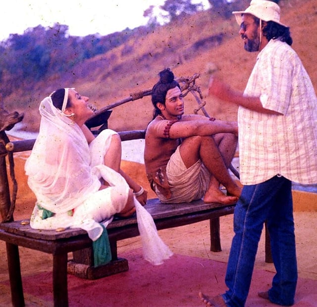 1974 ൽ പത്മരാജന്റെ തിരക്കഥയിലൊരുങ്ങിയ പ്രയാണം എന്ന സിനിമ സംവിധാനം ചെയ്ത് കൊണ്ട് സ്വതന്ത്ര സംവിധായകനായി.