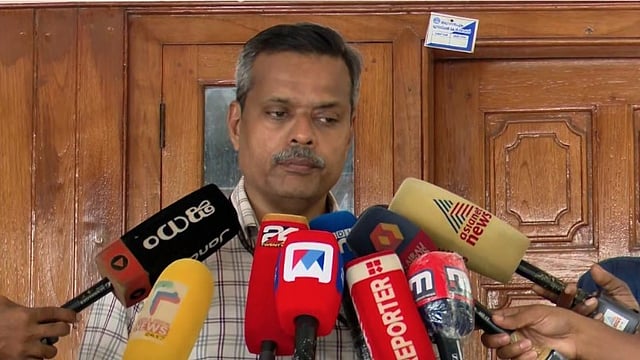 'കത്ത് എഴുതാനുള്ള പേപ്പര് പോലും ഞാന് കാശു കൊടുത്തു വാങ്ങണം, അതുപോലും ഇവിടെയില്ല'; വൈകാരികമായി പ്രതികരിച്ച് ഡോ. ഹാരിസ്