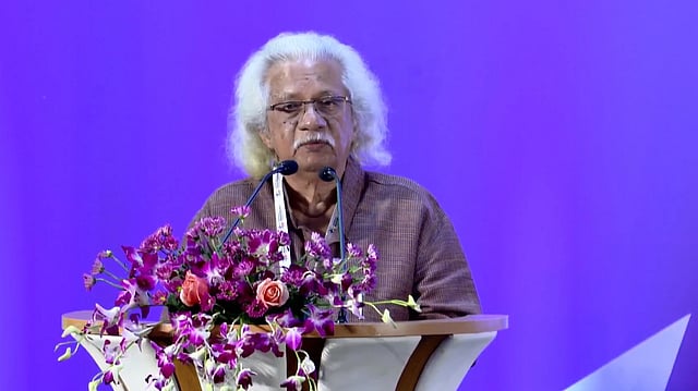 'വിശ്വചലച്ചിത്ര വേദികളില്‍ വിഹരിച്ചിട്ടു കാര്യമില്ല, ഹൃദയ വികാസമുണ്ടാകണം, മനുഷ്യനാകണം'