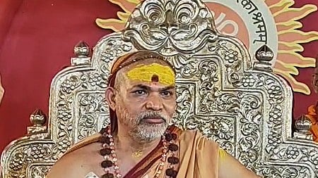 'പശുവിന്റെ അനുഗ്രഹം ഉറപ്പാക്കണം; ഇല്ലെങ്കില് രാജ്യത്തെ പശുക്കളുമായി പാര്ലമെന്റില് എത്തും'; ശങ്കരാചാര്യര്