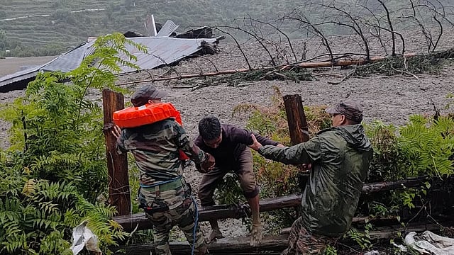 രക്ഷാപ്രവര്ത്തകര് സ്ഥലത്തെത്ത് എത്തിയിട്ടുണ്ട്. 60 പേരെ കാണാതായെന്നാണ് പ്രാഥമിക വിവരം.