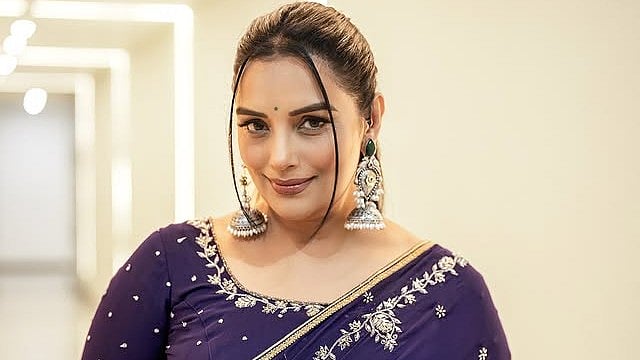 നഗ്നത പ്രദർശിപ്പിച്ച് അ‌ഭിനയി​ച്ചു, പോൺ ​സൈറ്റുകളിലൂടെ ദൃശ്യങ്ങൾ പ്രചരിപ്പിച്ചു; ശ്വേത മേനോനെതിരെ കേസ്