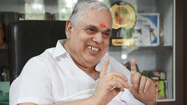 'മോദിക്ക് അപൂര്‍വ ചക്രവര്‍ത്തി യോഗം, അമിത് ഷാ കുറ്റവിമുക്തനാവുന്ന തീയതി പ്രവചിച്ചു'; അറിയാം, എംവി ഗോവിന്ദന്‍ സന്ദര്‍ശിച്ച ജ്യോത്സ്യന്‍ മാധവ പൊതുവാളിനെ