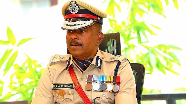 എം ആര് അജിത് കുമാറിന് ആശ്വാസം; അനധികൃത സ്വത്തു സമ്പാദനക്കേസില് വിജിലന്സ് കോടതി വിധിക്ക് സ്റ്റേ