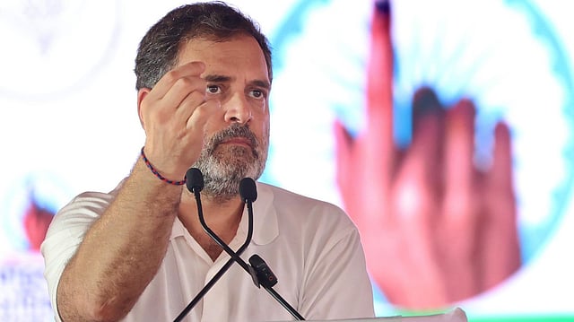 'അനുരാഗ് ഠാക്കൂറിനോട് എന്തുകൊണ്ട് സത്യവാങ്മൂലം ചോദിക്കുന്നില്ല?'; വീണ്ടും കമ്മീഷനെതിരെ രാഹുല് ഗാന്ധി