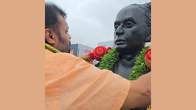'കുറേ വാനരന്മാര് ഇറങ്ങിയല്ലോ ഉന്നയിക്കലുമായിട്ട്...., മറുപടി പറയേണ്ടവര് മറുപടി പറയും'; വോട്ടു വിവാദത്തില് സുരേഷ് ഗോപി