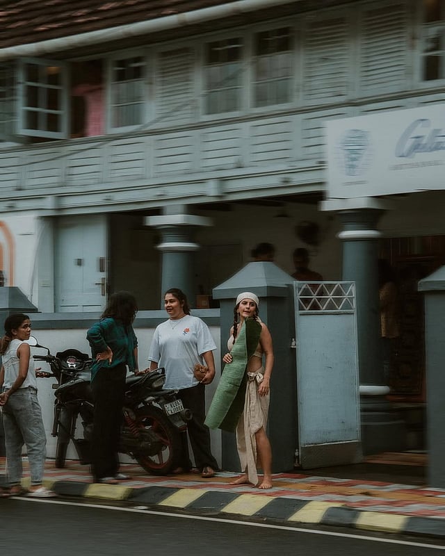കുറച്ചുനാളുകളായി കേരളത്തിലുണ്ട്