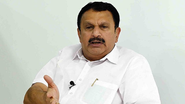 ആരോഗ്യമന്ത്രിയെ 'കിങ്ങിണി മോന്' എന്ന് വിളിച്ചു; സിപിഎം പ്രവര്ത്തകനെതിരെ കലാപാഹ്വാനത്തിന് കേസ്