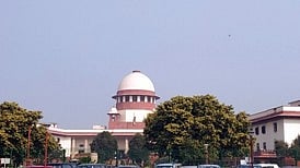 ബില്ലുകള്‍ തടഞ്ഞുവെക്കാനുള്ള ഗവര്‍ണറുടെ അധികാരം; ആശങ്ക പ്രകടിപ്പിച്ച് സുപ്രീംകോടതി