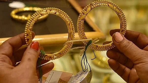 സ്വര്‍ണം നേരിട്ട് വാങ്ങാന്‍ പോകുകയാണോ?; നിക്ഷേപത്തിന് ഈ മാര്‍ഗങ്ങള്‍ കൂടി നോക്കിക്കൂടെ!