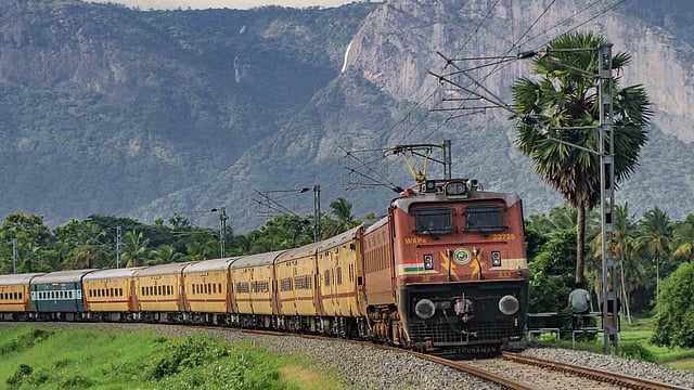 നവരാത്രി, വേളാങ്കണ്ണി പള്ളി പെരുന്നാള്; യാത്രാ പ്രതിസന്ധി പരിഹരിക്കാന് സ്പെഷ്യല് ട്രെയിനുകള്