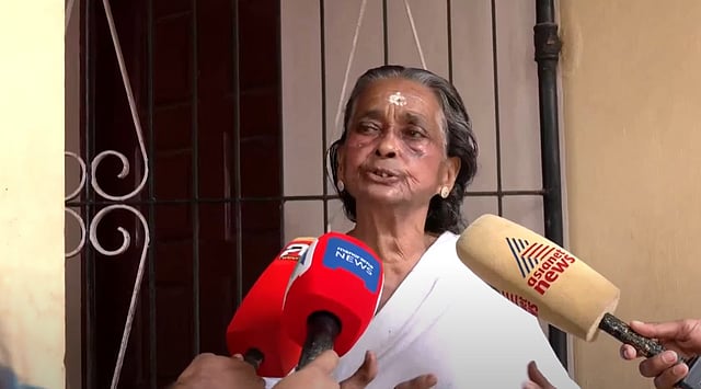 'മകനെ പച്ചയ്ക്ക് തിന്നിട്ട് ഏത് കോടതിയാണ് വെറുതെ വിട്ടത്? എന്നേം കൂടി കൊന്നുകളായത്തതെന്താണ്?'