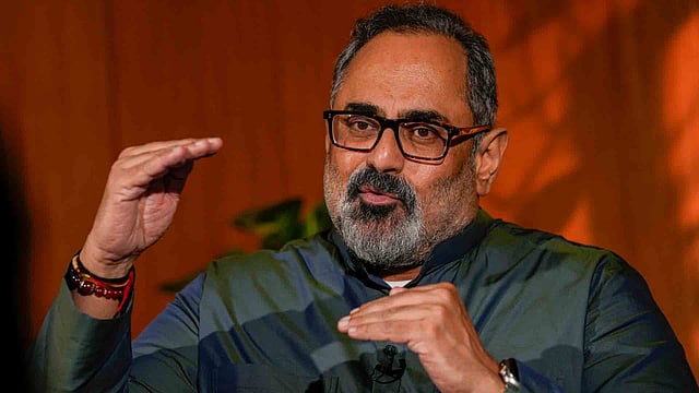 'മുഖ്യമന്ത്രിയെപ്പോലെ വിദ്വാന് ആകാന് താത്പര്യമില്ല'; ആഗോള അയ്യപ്പ സംഗമം രാഷ്ട്രീയ നാടകം: രാജീവ് ചന്ദ്രശേഖര്