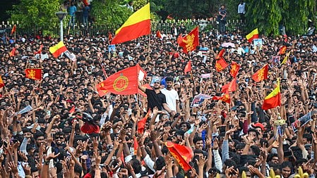 'ആര്സിബി കെയേഴ്സ്'; തിക്കിലും തിരക്കിലും പെട്ട് മരിച്ചവരുടെ കുടുംബത്തിന് 25 ലക്ഷം നല്കും