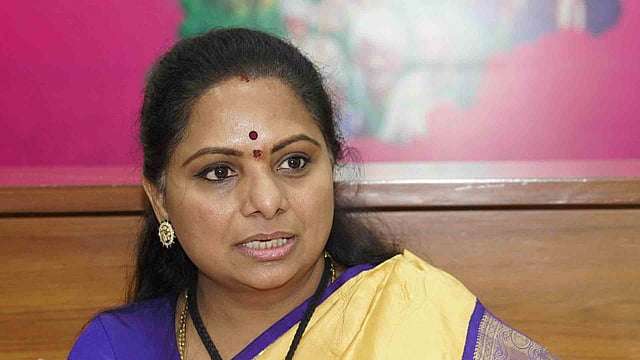 ബിആര്എസില് പൊട്ടിത്തെറി; കെ കവിതയെ പാര്ട്ടിയില് നിന്നും സസ്പെന്ഡ് ചെയ്തു