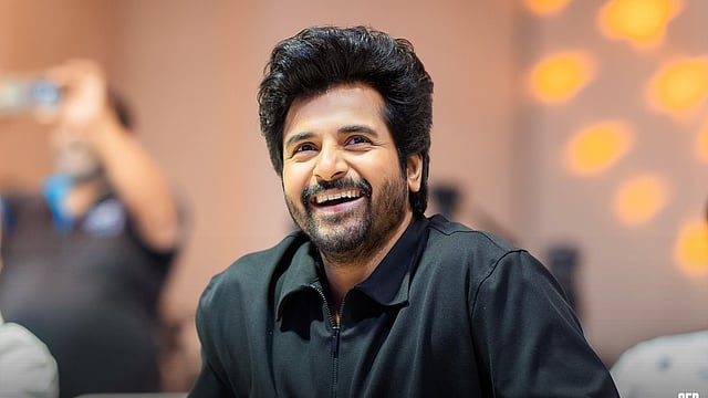 2013 ൽ കേഡി ബില്ല കില്ലാഡി രംഗ, വരുത്തപടാത്ത വാലിബർ സംഘം എന്നീ ചിത്രങ്ങളുടെ ബോക്സ് ഓഫീസ് വിജയത്തോടെ ശിവകാർത്തികേയന്റെ ജീവിതം തന്നെ മാറിമറിഞ്ഞു.