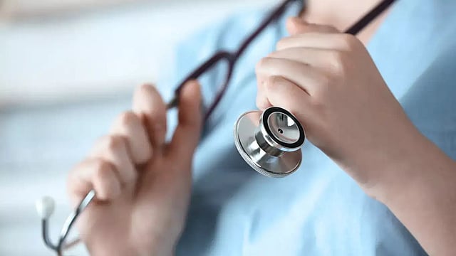 ജൂനിയർ റെസിഡന്റ്, 56,100 രൂപ ശമ്പളം, അഭിമുഖത്തിലൂടെ നിയമനം; ലോക് നായക് ഹോസ്പിറ്റലിൽ ഡോക്ടറാകാം