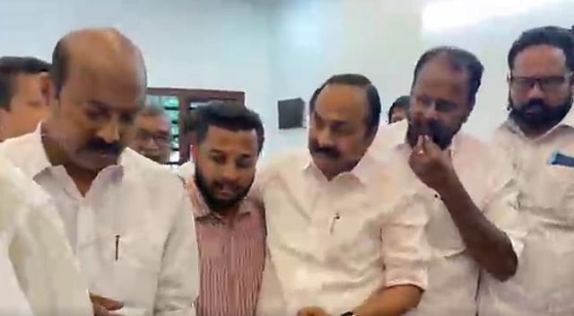 കുന്നംകുളം കസ്റ്റഡി മര്ദനം: ഉദ്യോഗസ്ഥരെ പിരിച്ചുവിടും വരെ യുഡിഎഫ് സമരത്തിന്; മര്ദിച്ചത് 5 പേരെന്ന് സുജിത്ത്