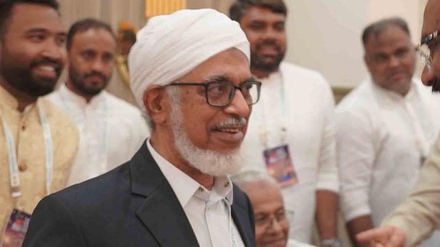 ബഹുഭാര്യത്വം എതിര്ക്കും, പക്ഷേ ഇന് ചാര്ജ് ഭാര്യമാരുണ്ടാകും; രാഷ്ട്രീയക്കാര്ക്കെതിരെ അധിക്ഷേപവുമായി സമസ്ത നേതാവ്
