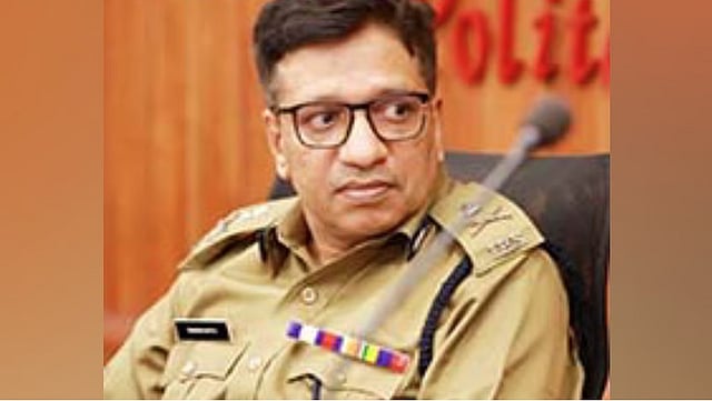 യോഗേഷ് ഗുപ്തയ്ക്ക് അഞ്ചു ദിവസത്തിനകം വിജിലന്‍സ് ക്ലിയറന്‍സ് സര്‍ട്ടിഫിക്കറ്റ് നല്‍കണം;  സംസ്ഥാന സര്‍ക്കാരിന് തിരിച്ചടി