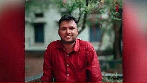 'കപ്പലണ്ടി വിറ്റുനടന്ന കണ്ണേട്ടന് കോടാനുകോടിയുടെ സ്വത്ത്; മൊയ്തീന് അപ്പര്‍ക്ലാസ് ഡീല്‍'; തൃശൂരില്‍ സിപിഎമ്മിനെ കുരുക്കി ഡിവൈഎഫ്‌ഐ നേതാവിന്റെ ശബ്ദരേഖ