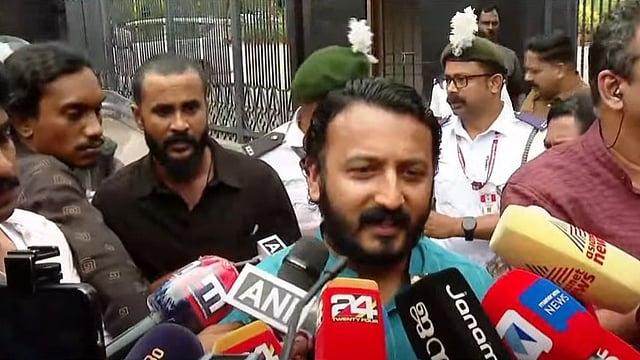 സസ്പെന്ഷന് കാലത്ത് എങ്ങനെ പെരുമാറണമെന്നറിയാം, സഭയില് എത്തിയത് പാര്ട്ടിയെ ധിക്കരിച്ചല്ല: രാഹുല്