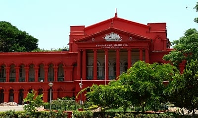 ആര്ത്തവാവധി അന്തസ്സോടെ ജോലി ചെയ്യാനുള്ള അവകാശം, ആനുകൂല്യമല്ലെന്ന് കർണാടക ഹൈക്കോടതി