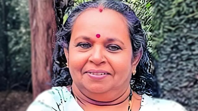 ഓണ്‍ലൈന്‍ തട്ടിപ്പ്, 11 ലക്ഷം നഷ്ടപ്പെട്ടതില്‍ മനംനൊന്ത് വീടുവിട്ട വീട്ടമ്മ ഒരാഴ്ചയ്ക്ക് ശേഷം തിരിച്ചെത്തി; തങ്ങിയത് ഗുരുവായൂരില്‍