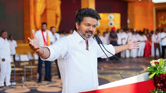 വിജയുടെ ടിവികെയ്ക്ക് വിസില്‍ ചിഹ്നം അനുവദിച്ച് തെരഞ്ഞെടുപ്പ് കമ്മീഷന്‍
