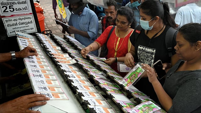 ലോട്ടറി അടിച്ചവരുടെ ശ്രദ്ധയ്ക്ക്!, നോട്ടീസ് അയച്ച് ആദായനികുതി വകുപ്പ്; പിഴയടക്കം അടയ്ക്കാനുള്ളത് ലക്ഷങ്ങള്