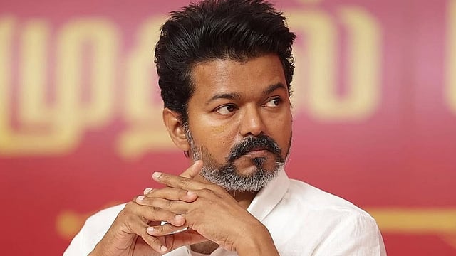 'നാളെ രാജ്യസഭ സീറ്റ് നല്കേണ്ടതാണ്'; വിജയ് ഡിഎംകെയില് ചേരുമെന്ന് സംവിധായകന് കരു പളനിയപ്പന്