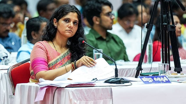 യെല്ലോ അലര്ട്ടിന് ചട്ടപ്രകാരം അവധി പ്രഖ്യാപിക്കാനാവില്ല; വിവാദത്തില് പ്രതികരിച്ച് കലക്ടര് അനുകുമാരി