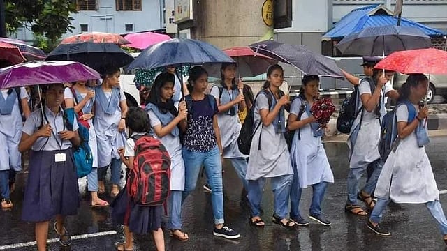 തിരുവനന്തപുരത്ത് പെരുംമഴ: വിദ്യാഭ്യാസ സ്ഥാപനങ്ങള്‍ക്ക് അവധി 