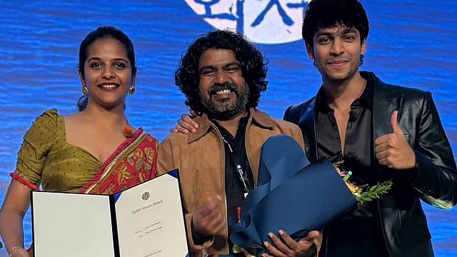 ബുസാന്‍ അന്താരാഷ്ട്ര ചലച്ചിത്രോത്സവത്തില്‍ മലയാളിത്തിളക്കം; അവാർഡ് നേട്ടത്തില്‍ 'ഇഫ് ഓണ്‍ എ വിന്റേഴ്‌സ് നൈറ്റ്'