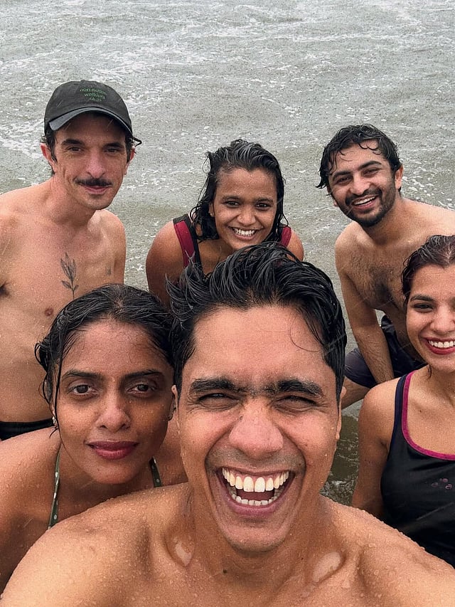 ബീച്ചില് നിന്നുള്ള ചിത്രങ്ങള് ഏറ്റെടുത്ത് സോഷ്യല് മീഡിയ