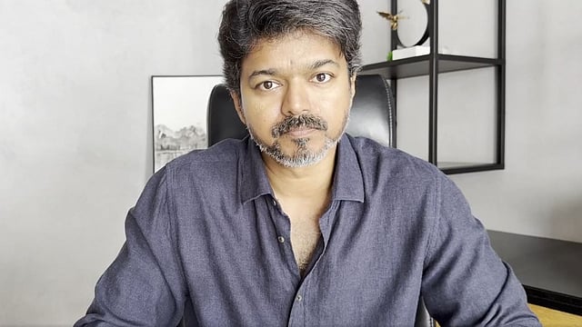 'എന്നെ ശിക്ഷിച്ചോളൂ, കരൂരിൽ മാത്രം എങ്ങനെ പ്രശ്നമുണ്ടായി?' ​ഗൂഢാലോചന സൂചിപ്പിച്ച് വിജയ്