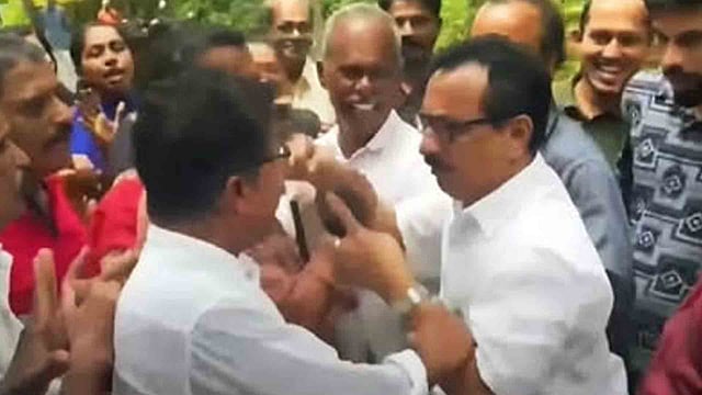 'മാലിന്യ പ്രശ്നത്തില് ഇടപെട്ടില്ല', കെ പി മോഹനന് എംഎല്എയെ കയ്യേറ്റം ചെയ്ത് നാട്ടുകാര്