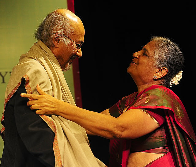സുധാ മൂര്ത്തിക്കൊപ്പം ടിജെഎസ്