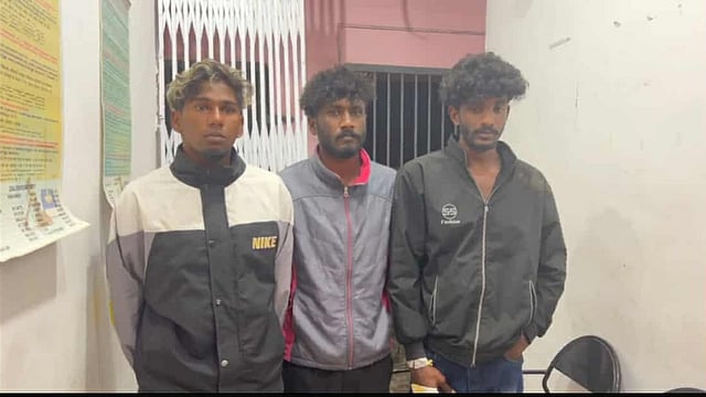 കല്ലുകൊണ്ട് ക്രൂരമായി മര്‍ദിച്ചു, മുട്ടുകുത്തി നിര്‍ത്തിച്ചു; മൂന്നാറില്‍ വിനോദസഞ്ചാരികളെ ആക്രമിച്ചവര്‍ക്കെതിരെ കേസ് 