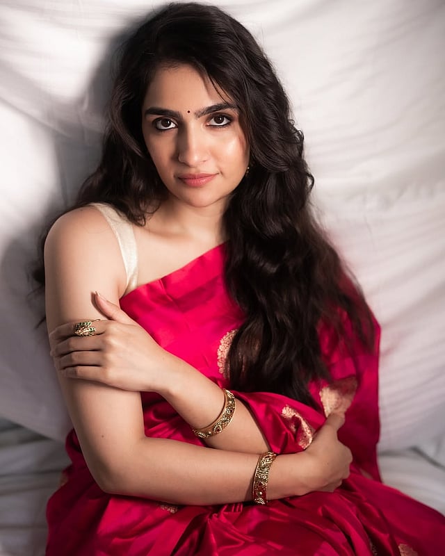 കാന്തര ചാപ്റ്റർ 1 ല് തിളങ്ങി രുക്മിണി വസന്ത്